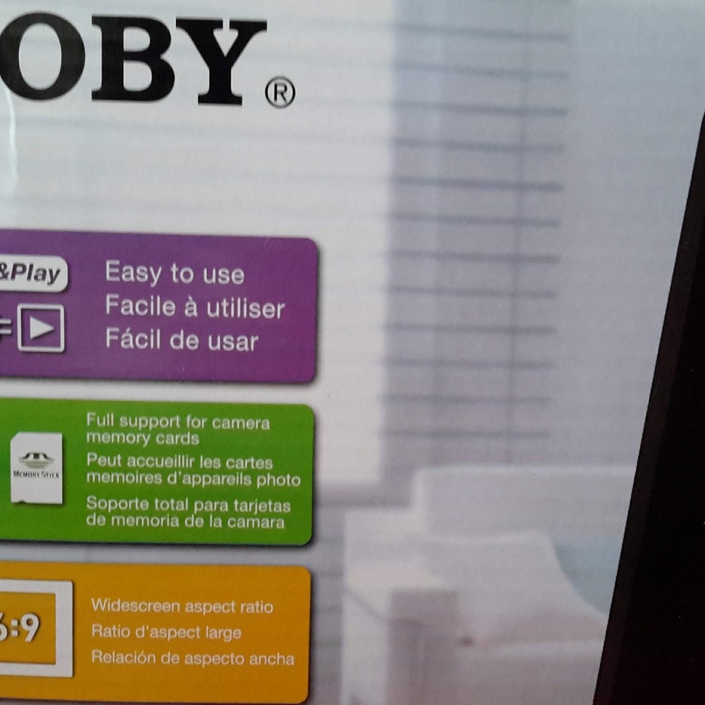 Coby Widescreen Digital Photo Frame Slideshow - Picture 5 of 6